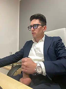 Snapshot of masterboss_ chatting on January 30, 2025, 12:37 pm masterboss  online show from January 30, 2025, 12:37 pm