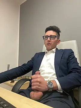 Snapshot of masterboss_ chatting on February 25, 2025, 1:32 pm masterboss  online show from February 25, 2025, 1:32 pm