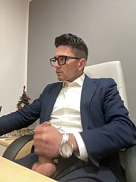 Snapshot of masterboss_ chatting on December 19, 2024, 1:07 pm masterboss  online show from December 19, 2024, 1:07 pm