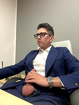 Snapshot of masterboss_ chatting on November 8, 2025, 1:14 pm masterboss online show from November 8, 2025, 1:14 pm