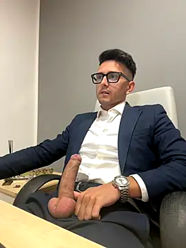 Snapshot of masterboss_ chatting on October 2, 2025, 11:24 am masterboss  online show from October 2, 2025, 11:24 am