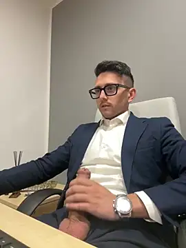 Snapshot of masterboss_ chatting on November 21, 2025, 12:48 pm masterboss online show from November 21, 2025, 12:48 pm