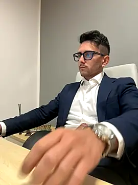 Snapshot of masterboss_ chatting on November 5, 2025, 12:41 pm masterboss online show from November 5, 2025, 12:41 pm