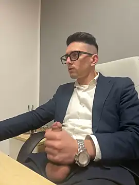 Snapshot of masterboss_ chatting on February 17, 2025, 7:44 pm masterboss  online show from February 17, 2025, 7:44 pm