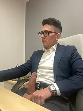 Snapshot of masterboss_ chatting on January 14, 2025, 12:56 pm masterboss  online show from January 14, 2025, 12:56 pm