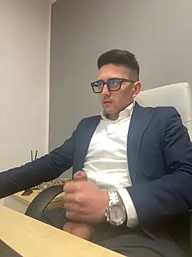 Snapshot of masterboss_ chatting on February 7, 2025, 1:11 pm masterboss  online show from February 7, 2025, 1:11 pm