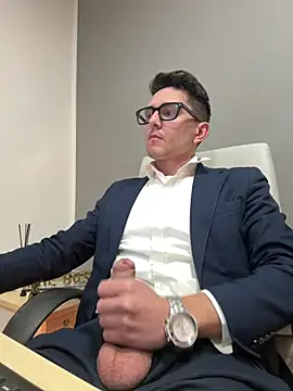 Snapshot of masterboss_ chatting on February 2, 2026, 12:37 pm masterboss online show from February 2, 2026, 12:37 pm