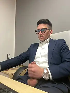 Snapshot of masterboss_ chatting on February 6, 2025, 12:37 pm masterboss  online show from February 6, 2025, 12:37 pm