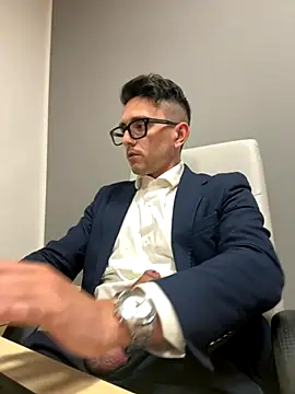 Snapshot of masterboss_ chatting on November 18, 2025, 2:42 pm masterboss online show from November 18, 2025, 2:42 pm