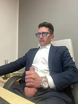 Snapshot of masterboss_ chatting on January 12, 2026, 12:45 pm masterboss online show from January 12, 2026, 12:45 pm