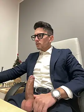 Snapshot of masterboss_ chatting on December 20, 2024, 12:38 pm masterboss  online show from December 20, 2024, 12:38 pm