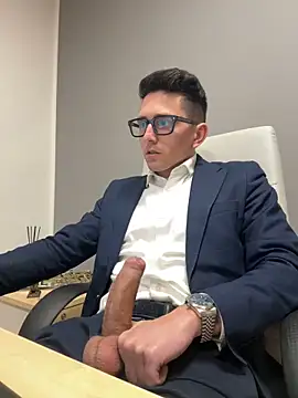 Snapshot of masterboss_ chatting on February 13, 2025, 12:43 pm masterboss  online show from February 13, 2025, 12:43 pm