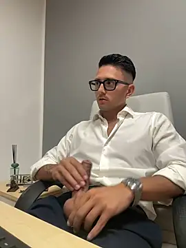 Snapshot of masterboss_ chatting on September 26, 2025, 11:50 am masterboss  online show from September 26, 2025, 11:50 am