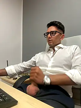 Snapshot of masterboss_ chatting on September 11, 2025, 1:22 pm masterboss  online show from September 11, 2025, 1:22 pm