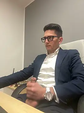 Snapshot of masterboss_ chatting on March 6, 2025, 12:41 pm masterboss  online show from March 6, 2025, 12:41 pm