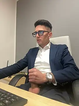 Snapshot of masterboss_ chatting on March 12, 2025, 12:36 pm masterboss  online show from March 12, 2025, 12:36 pm