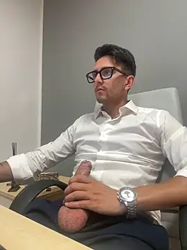 Snapshot of masterboss_ chatting on September 25, 2025, 11:27 am masterboss  online show from September 25, 2025, 11:27 am