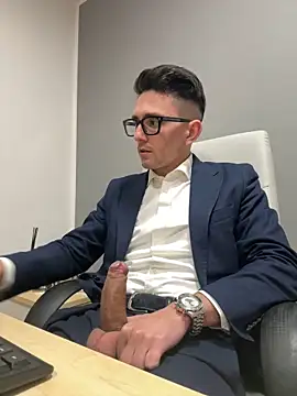 Snapshot of masterboss_ chatting on January 15, 2025, 12:47 pm masterboss  online show from January 15, 2025, 12:47 pm