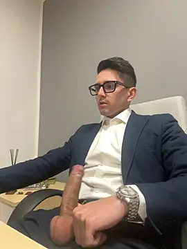 Snapshot of masterboss_ chatting on December 1, 2025, 12:50 pm masterboss online show from December 1, 2025, 12:50 pm