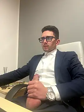 Snapshot of masterboss_ chatting on January 9, 2026, 12:45 pm masterboss online show from January 9, 2026, 12:45 pm