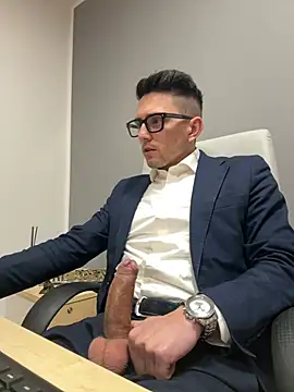 Snapshot of masterboss_ chatting on February 19, 2025, 1:17 pm masterboss  online show from February 19, 2025, 1:17 pm