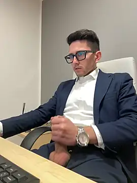 Snapshot of masterboss_ chatting on March 7, 2025, 12:34 pm masterboss  online show from March 7, 2025, 12:34 pm