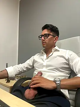 Snapshot of masterboss_ chatting on September 18, 2025, 11:46 am masterboss  online show from September 18, 2025, 11:46 am