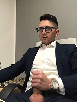 masterboss  online show from April 14, 2026, 11:37 am