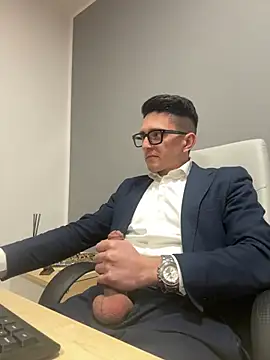 Snapshot of masterboss_ chatting on February 24, 2025, 1:10 pm masterboss  online show from February 24, 2025, 1:10 pm