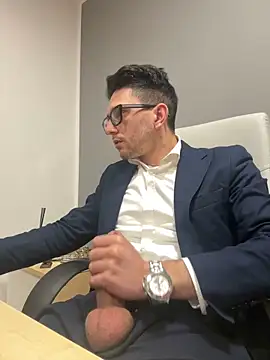 Snapshot of masterboss_ chatting on January 23, 2025, 12:41 pm masterboss  online show from January 23, 2025, 12:41 pm