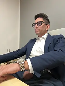 Snapshot of masterboss_ chatting on November 13, 2025, 12:42 pm masterboss online show from November 13, 2025, 12:42 pm