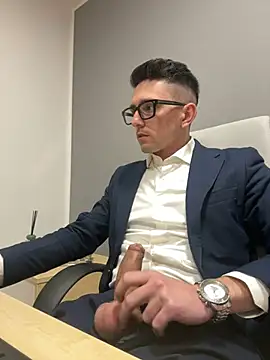 Snapshot of masterboss_ chatting on March 10, 2025, 12:28 pm masterboss  online show from March 10, 2025, 12:28 pm