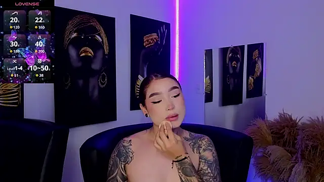 Snapshot of _brenna_hanson chatting on December 19, 2025, 9:17 pm brenna hanson online show from December 19, 2025, 9:17 pm