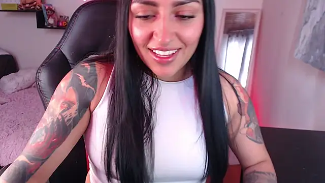 Snapshot of MissDennise chatting on September 20, 2025, 4:12 pm MissDennise online show from September 20, 2025, 4:12 pm
