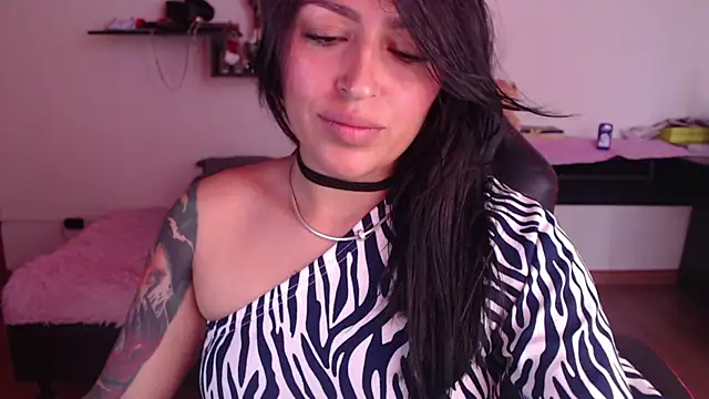 Snapshot of MissDennise chatting on January 8, 2025, 4:22 pm MissDennise online show from January 8, 2025, 4:22 pm