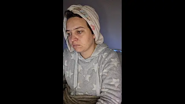 Snapshot of Cyndee_Winter chatting on October 28, 2025, 6:07 pm Cyndee Winter online show from October 28, 2025, 6:07 pm