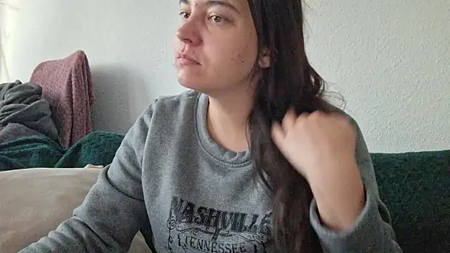 Snapshot of Cyndee_Winter chatting on October 18, 2025, 3:47 pm Cyndee Winter online show from October 18, 2025, 3:47 pm