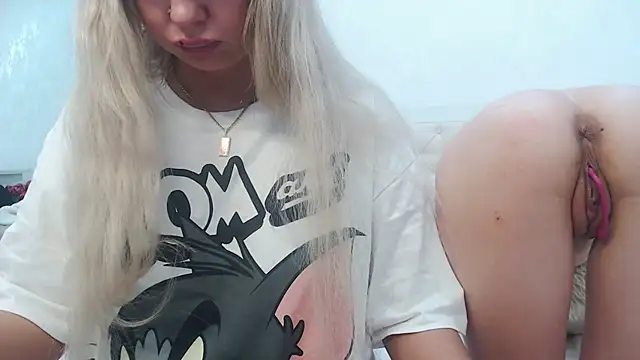 BarbieDool online show from February 18, 2025, 7:32 am