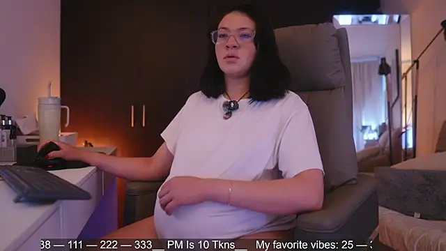 Anah s online show from April 12, 2026, 3:48 pm