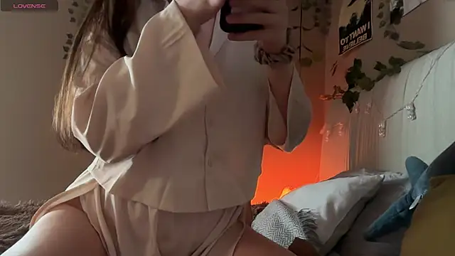 Anisawithlove online show from February 25, 2026, 8:58 am