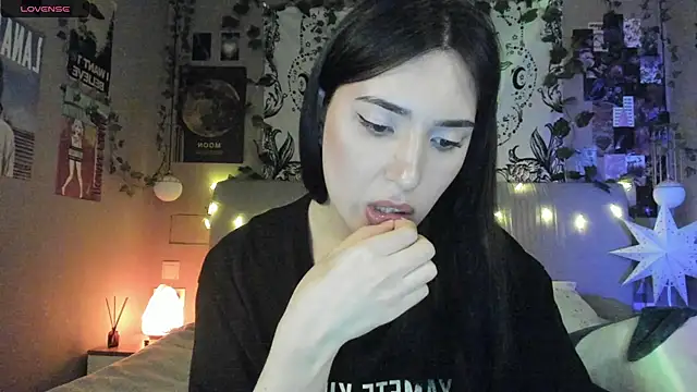 Anisawithlove online show from February 27, 2025, 6:09 pm