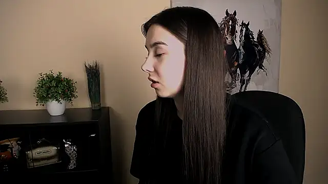 Snapshot of Lili_magic chatting on December 16, 2025, 9:57 am Lili magic online show from December 16, 2025, 9:57 am