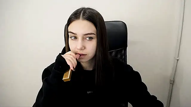 Snapshot of Lili_magic chatting on October 24, 2025, 9:30 am Lili magic online show from October 24, 2025, 9:30 am