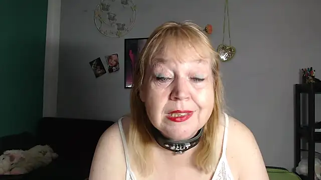 Snapshot of Blasflittchen chatting on May 14, 2026, 10:34 am Blasflittchen online show from May 14, 2026, 10:34 am