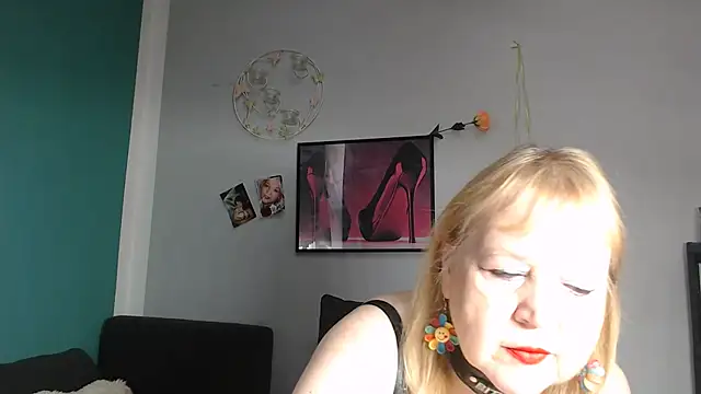 Snapshot of Blasflittchen chatting on May 23, 2026, 12:04 pm Blasflittchen online show from May 23, 2026, 12:04 pm