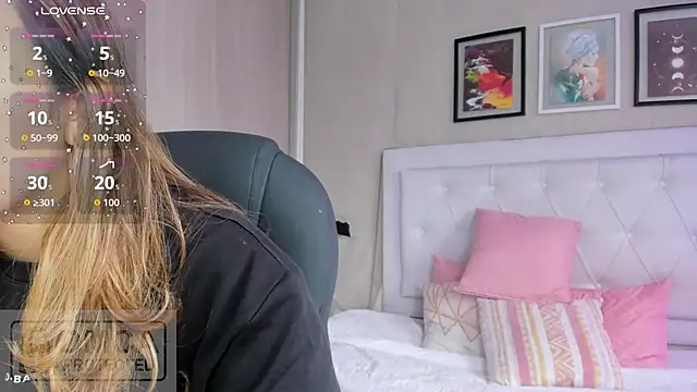 emma  smith1 online show from April 30, 2026, 12:56 pm