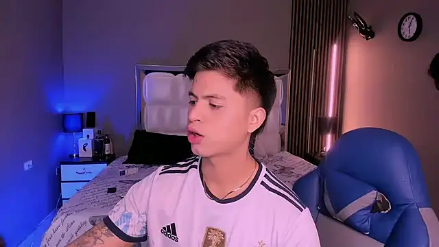 Niicky1  online show from March 8, 2025, 8:35 pm