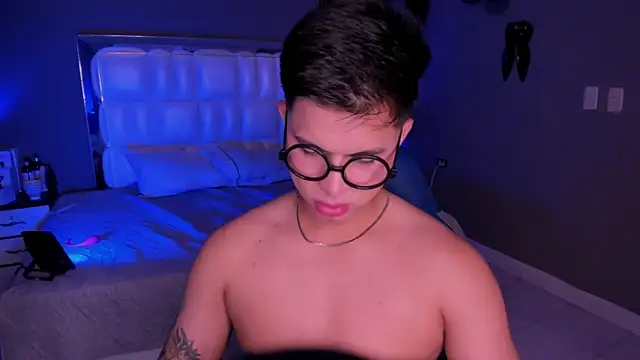 Niicky1  online show from September 18, 2025, 4:15 am