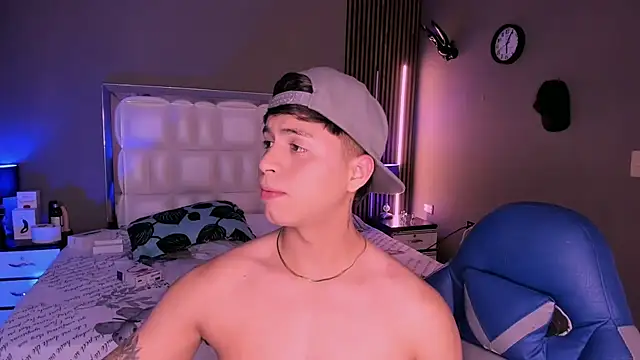 Niicky1  online show from March 22, 2025, 9:31 pm