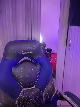 Niicky1  online show from April 12, 2026, 3:37 pm